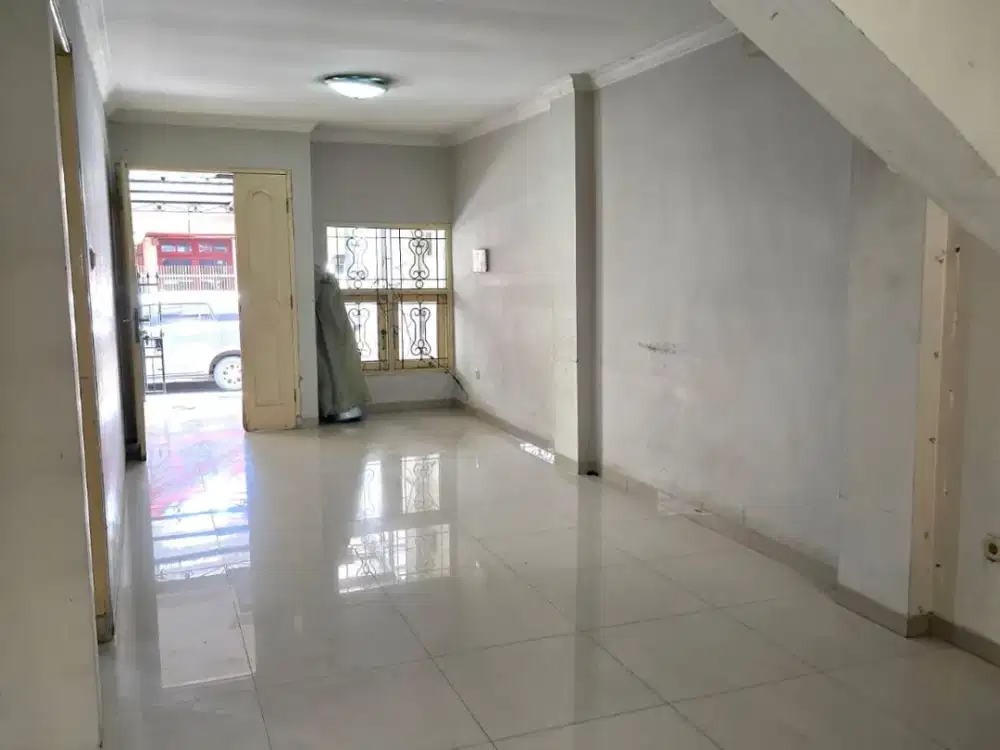 Rumah 2lt luas 6x17 102meter 3KT Kelapa Gading Jakarta Utara