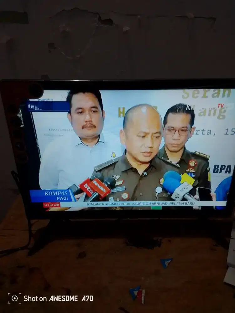 Oubeisi tv 19 inchi plus antena toyosaki