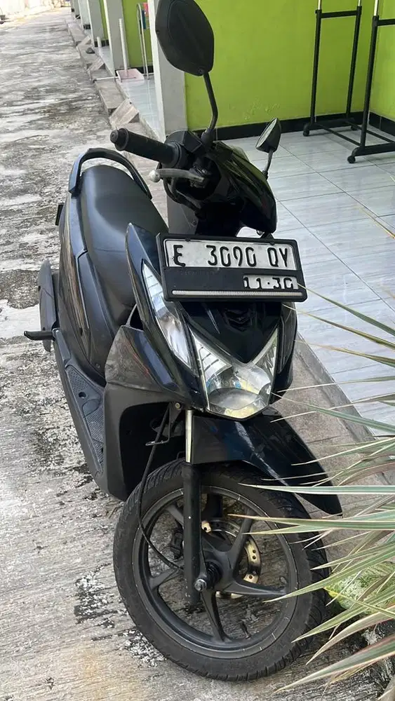 Motor bekas (honda beat) warna hitam