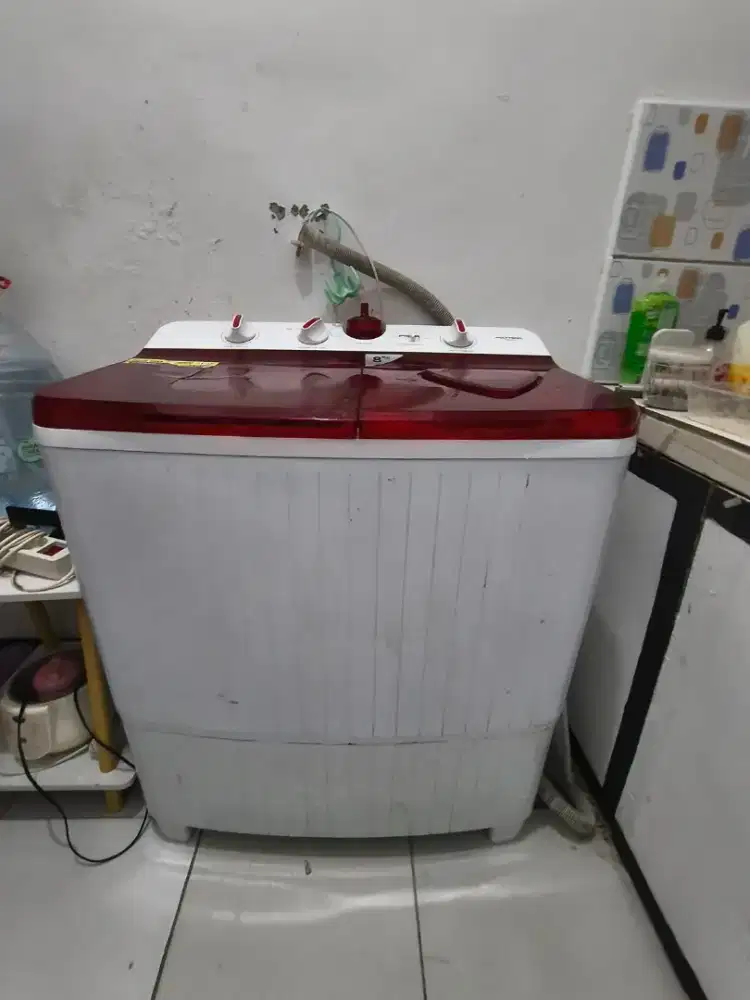 Mesin cuci polytron 8kg