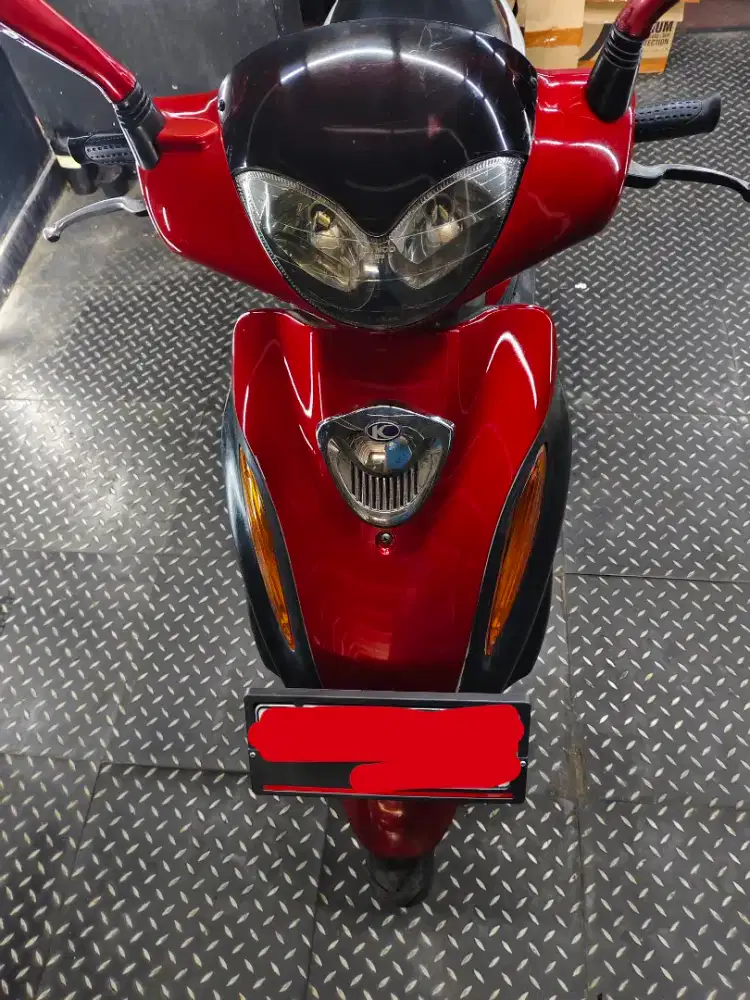 Kymco 125 cc metica merah