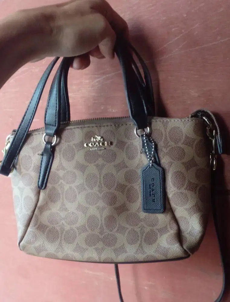 Tas Wanita Coach Signature Preloved