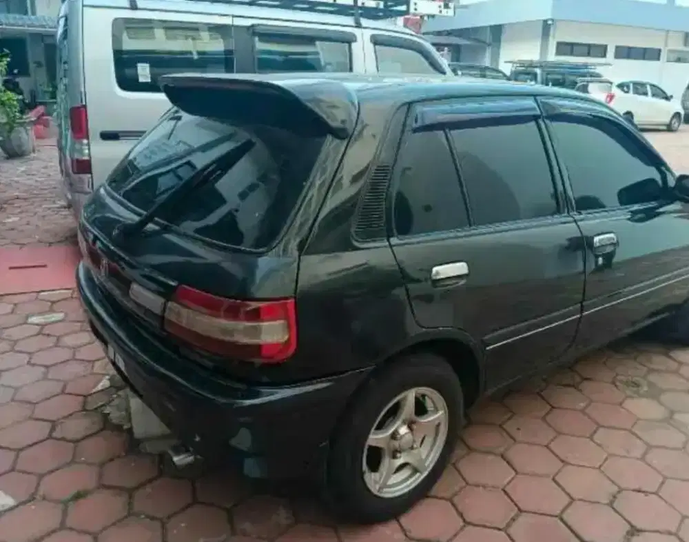Toyota Starlet 1.3 tahun 1991 lengkap hidup