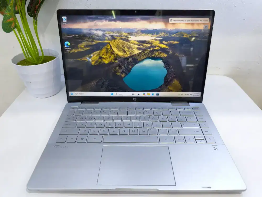 HP PAVILIUN X360
Ci3-1215U/RAM 8GB/SSD 512GB/14 FHD TOUCHSCREEN