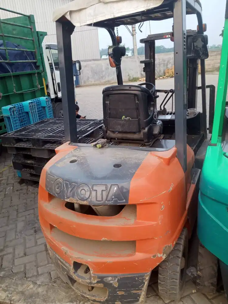 Toyota Forklift FDZN25 - 2.5 Ton - Tahun 2021
