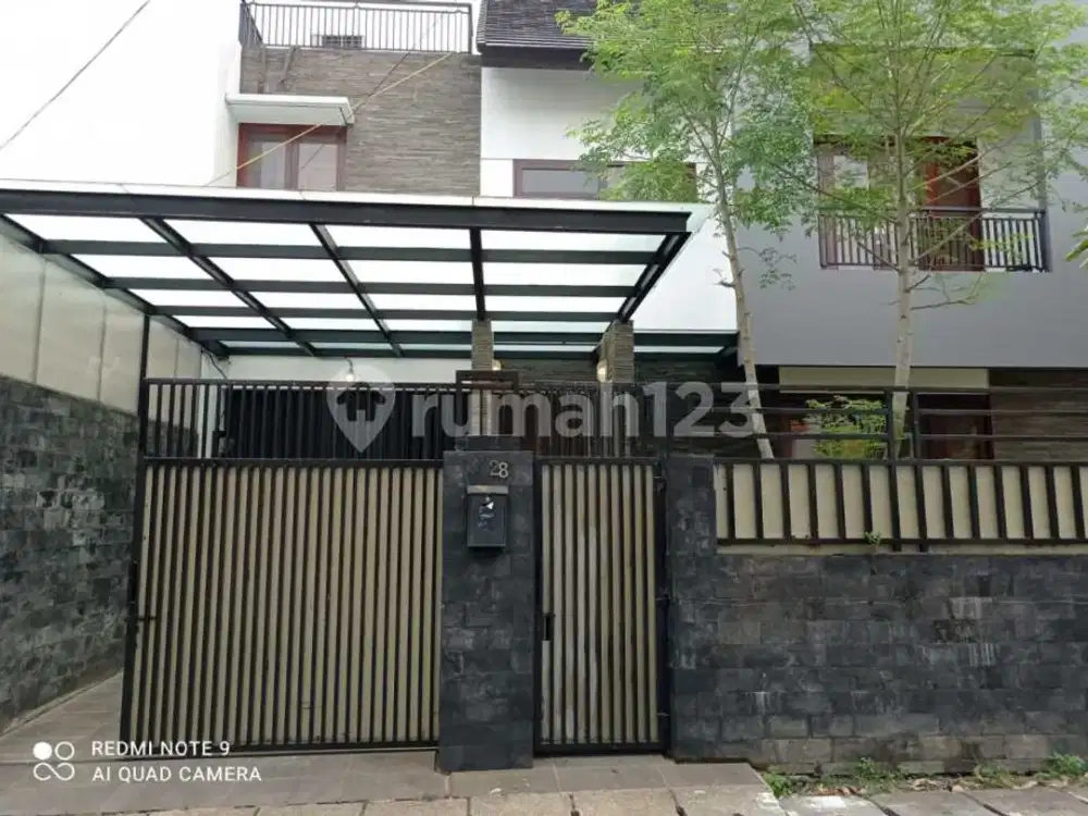 Rumah Bagus Dekat MRT Posisi Hoek di Cilandak Dekat Pondok Indah Area dan Cipete