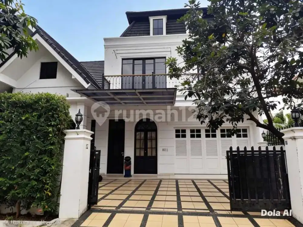 Rumah Mewah American Classic Dalam Komplek di Cilandak