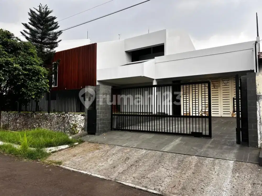 Rumah Bagus Baru Renov Modern Tropis Jalan Lebar di Cinere
