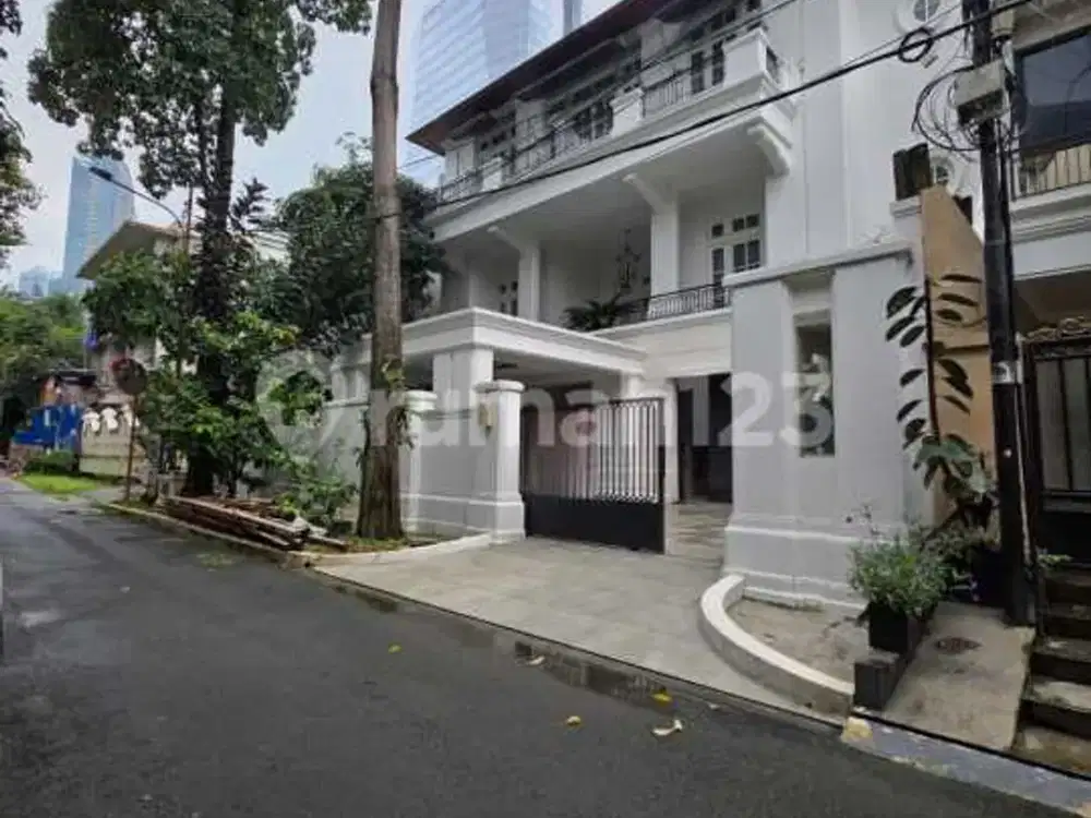 Rumah Mewah Siap Huni Lokasi Premium di Mega Kuningan