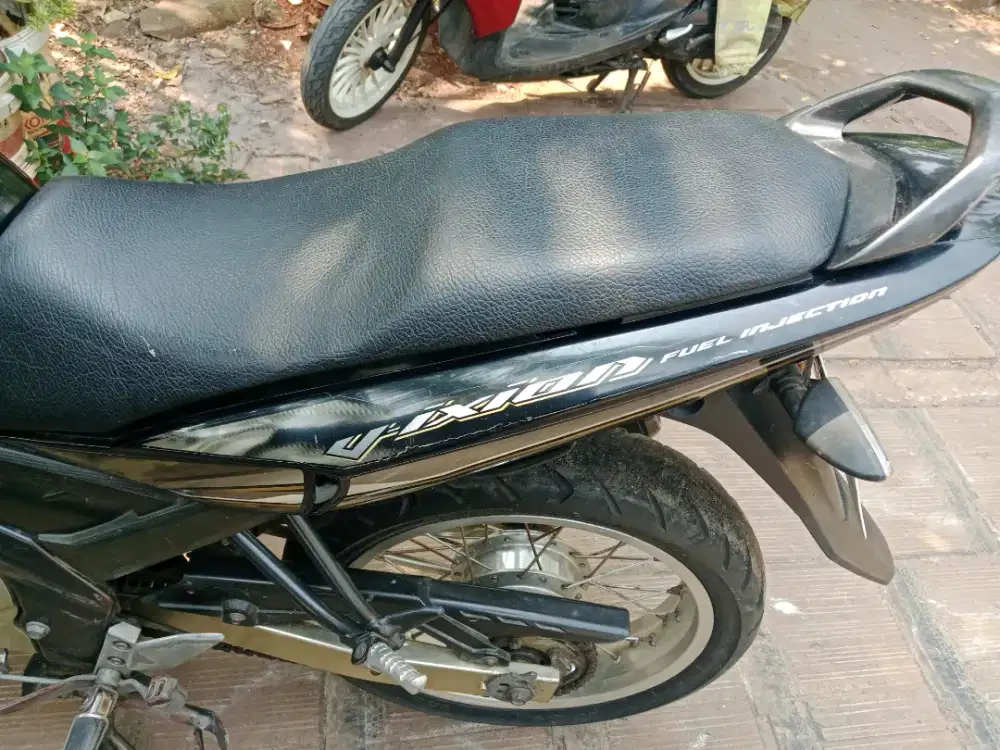 DIJUAL VIXION Old 2011 pajak hidup