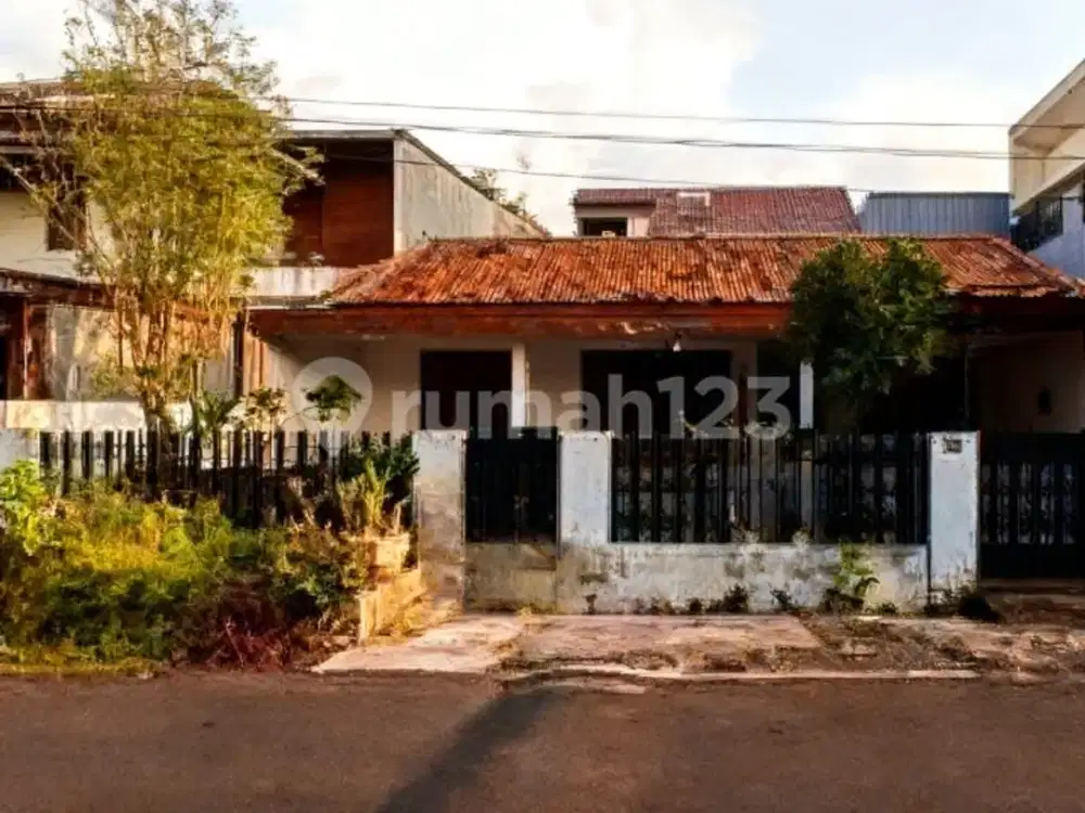 Rumah Hitung Tanah Dalam Komplek Lokasi Strategis di Cilandak - Cipete