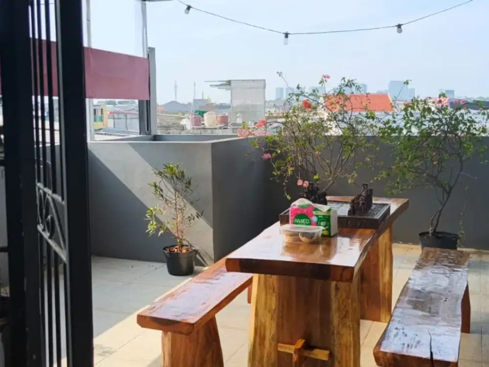 Rumah Dijual di Taman Palem Jakarta Barat – SHM, 2,5 Lantai