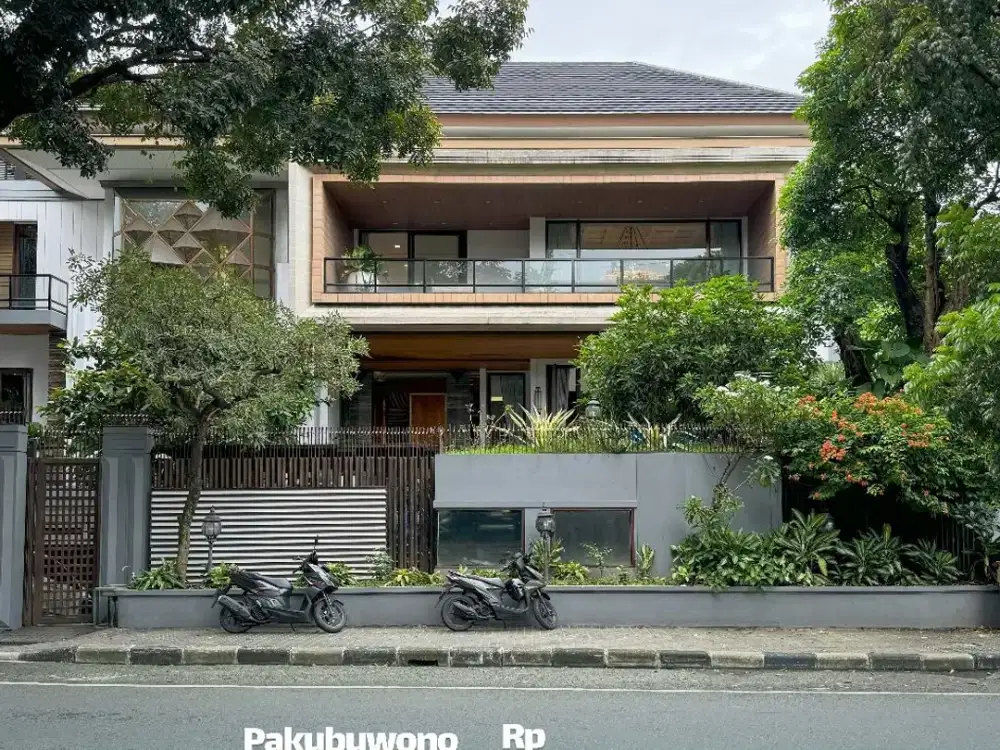 Rumah Mewah Strategis Area Pakubuwono Kebayoran Baru Jakarta Selatan