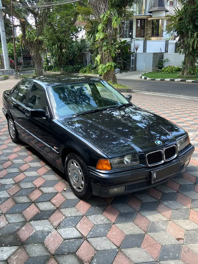 BMW 320i 1995 Bensin