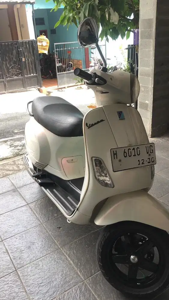 Vespa piaggio lx 150 3vie 2013
