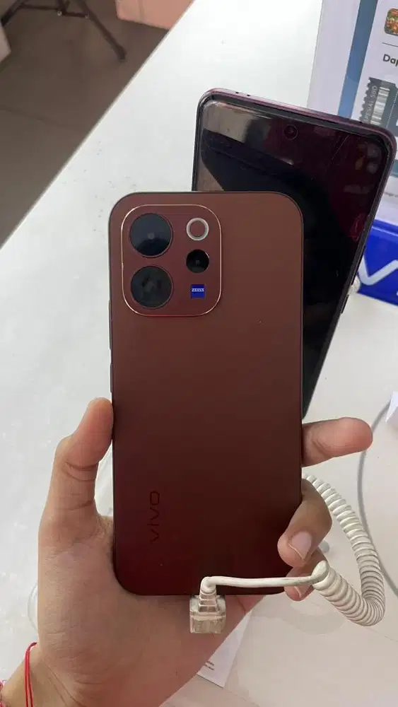 READY HP Vivo V70