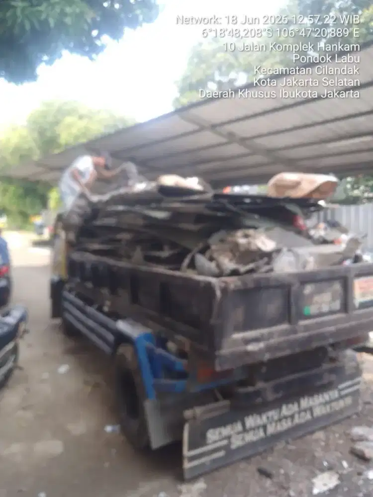 Jasa buang puing dan pengurugan tanah puing