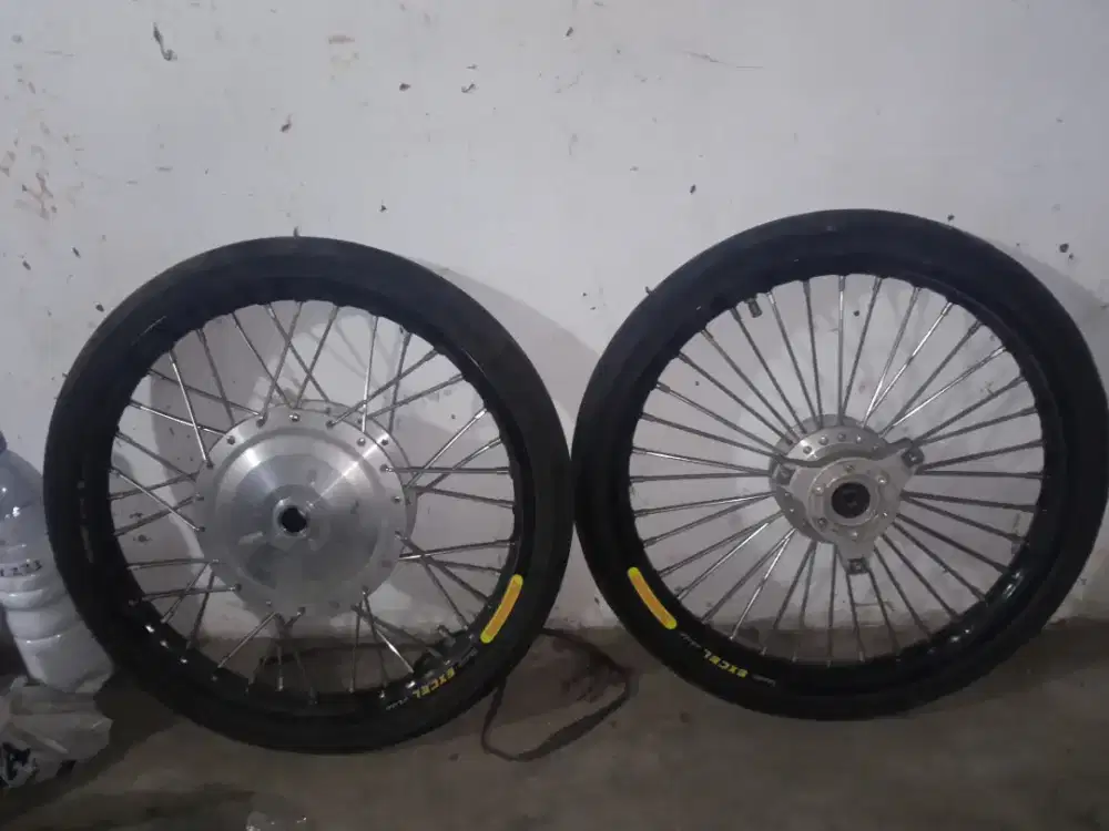 Velg jari jari aerox (sekalian dgn ban)
