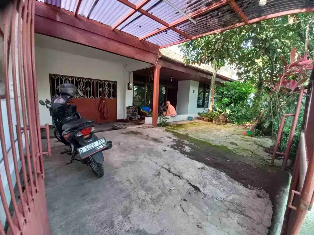 Jual rumah komplek Parakan, buah batu bandung