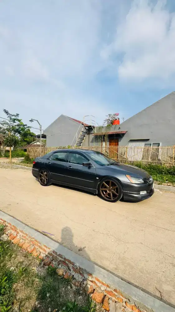 Honda Accord 2004 Bensin