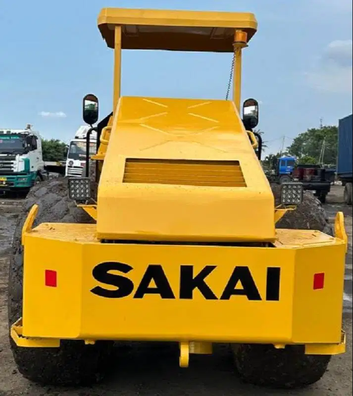 Dijual Vibro / Compactor Sakai model SV515TF Tahun 2013