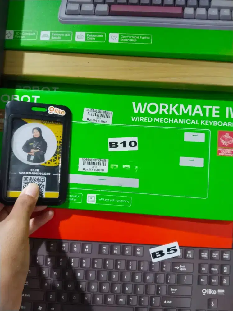 Keyboard robot workmate
