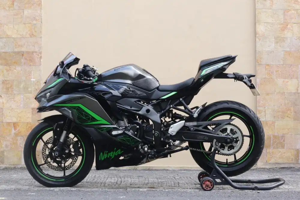 Kawasaki Zx25R ABS mulus suara gahar unit siap pakai mesin sehat