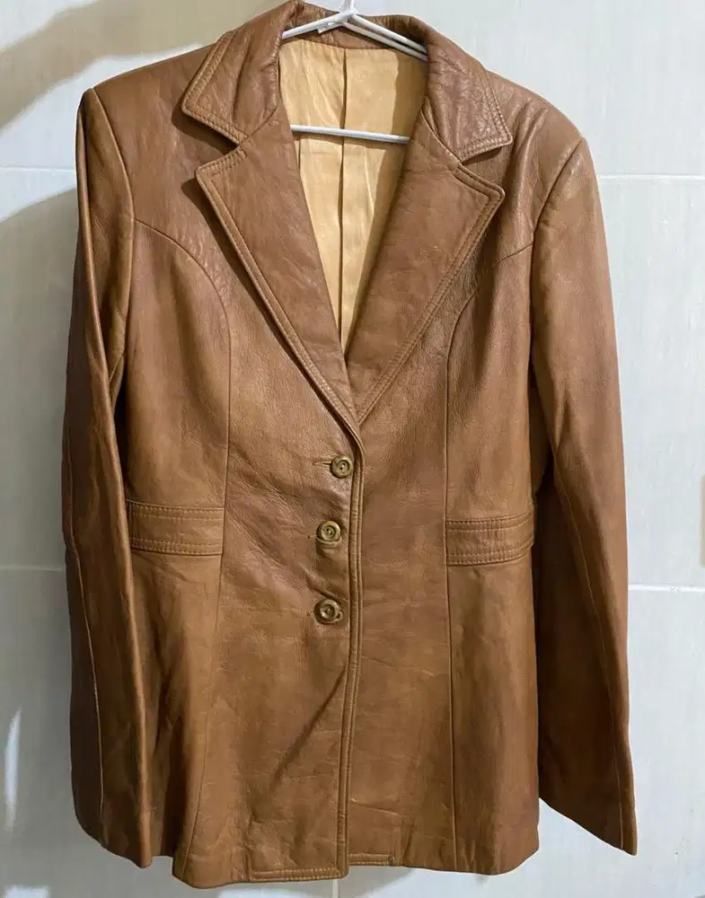 jaket kulit Lady Scully