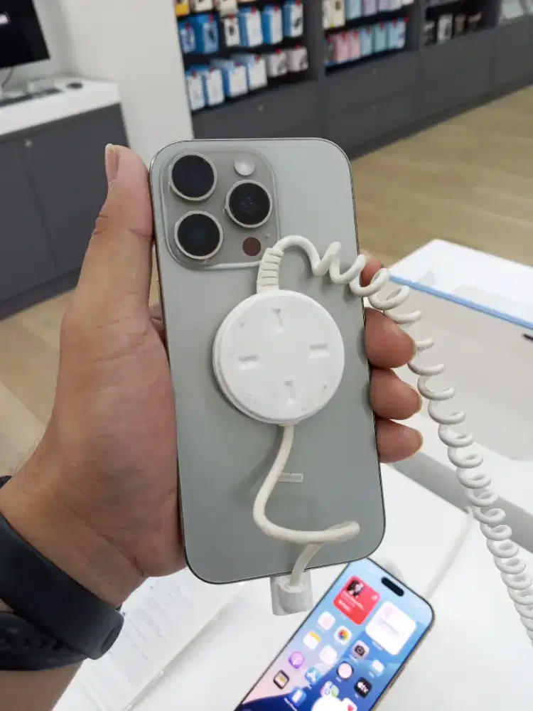 Kredit iPhone 16 Promax garansi iBox