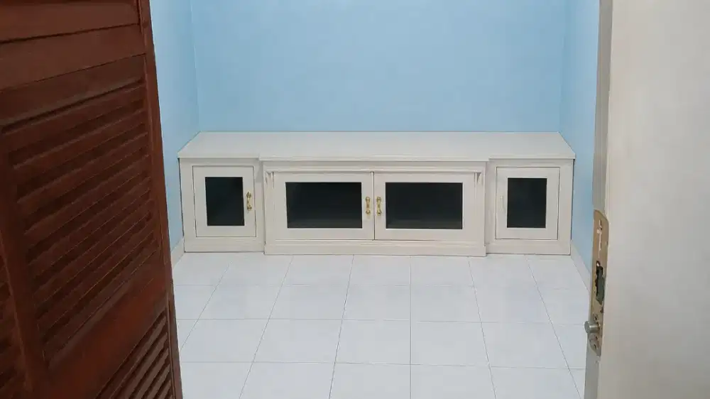 Lemari tv buffet kaca