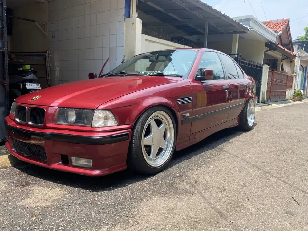 BMW 320i 1995 Bensin