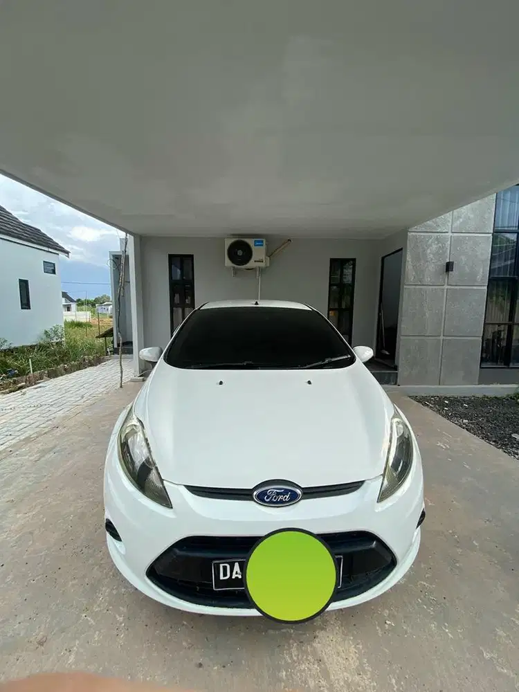 Ford Fiesta 2011 Matic Putih - Pajak Panjang & Siap Pakai