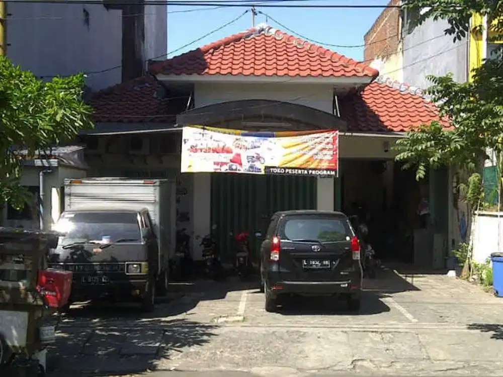 Disewakan Rumah Usaha Lokasi Strategis Sebrang SMA Komplek Surabaya Pusat