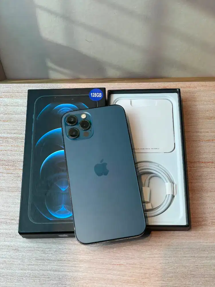 Iphone 12 pro blue