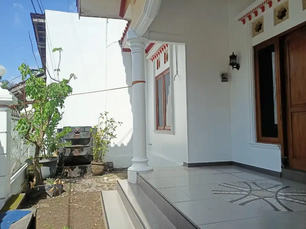 Dijual rumah full furnishead lokasi strategis di maguwoharjo yogyakarta