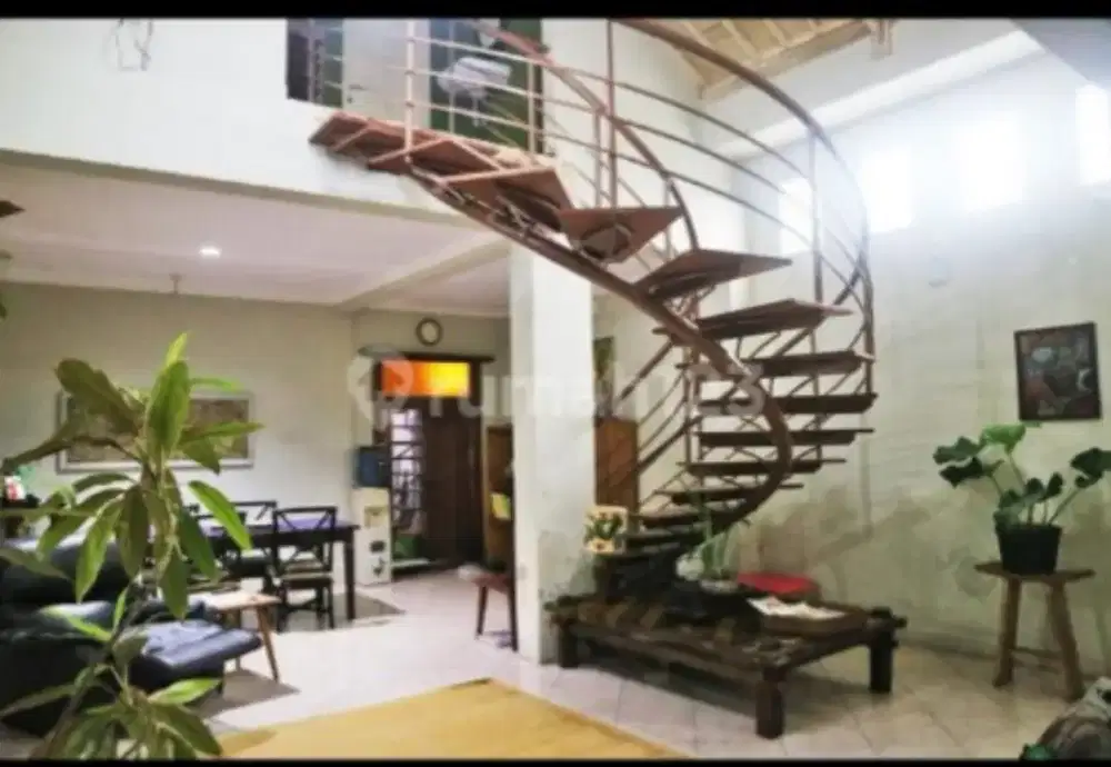 Hot Deal! Rumah 2 Lantai Selangkah Jalan Raya Semer Canggu, SHM