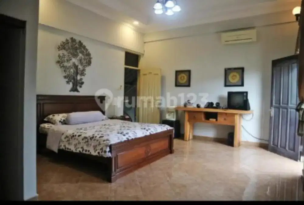 Hot Deal! Rumah 2 Lantai Selangkah Jalan Raya Semer Canggu, SHM - Thumbnail 4