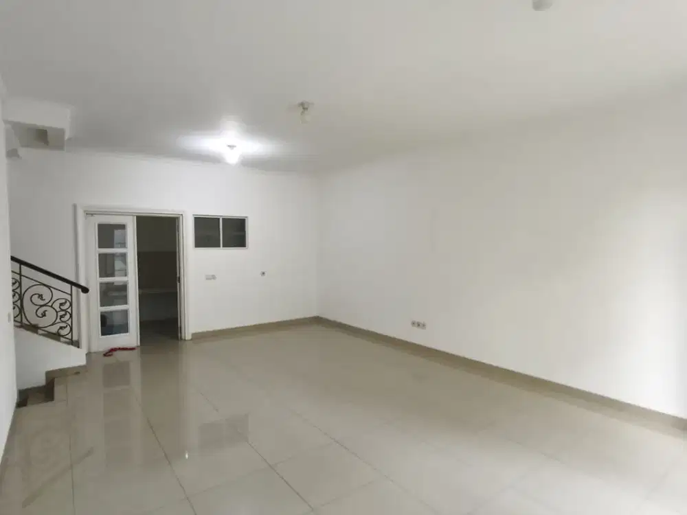 Disewakan Rumah Siap Huni di Green Mansion daan mogot