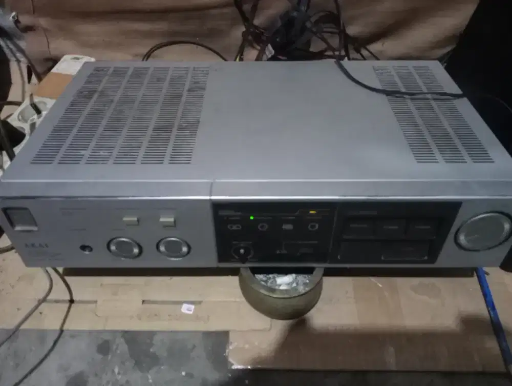 AMPLIFIER MERK AKAI