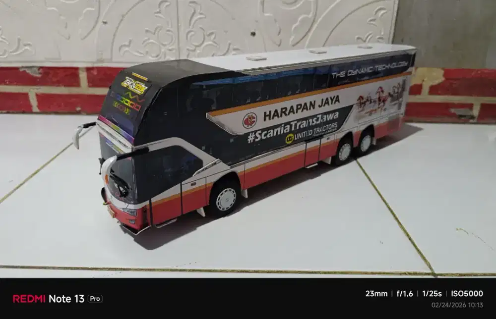 Miniatur bus SDD harapan jaya