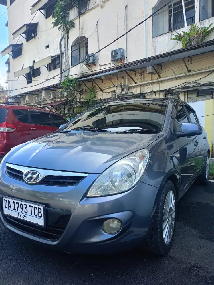 Hyundai i20 GL metic sunroof hatcback 2011