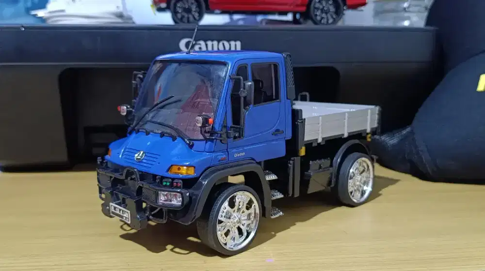 Miniatur truck unimog mercy