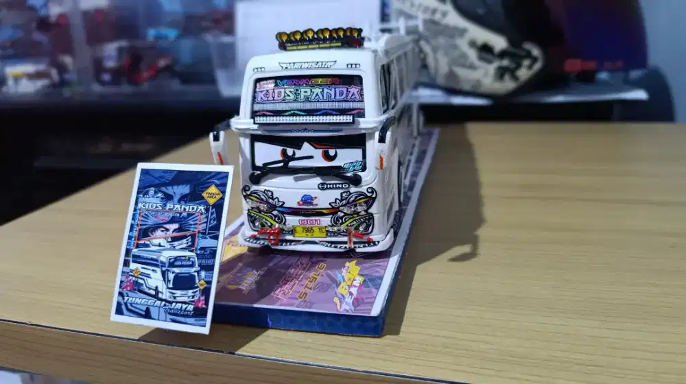 Miniatur bus RKC kidspanda (tanpa base)