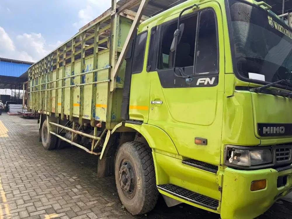 Hino Tronton Hijau Plat Jakarta