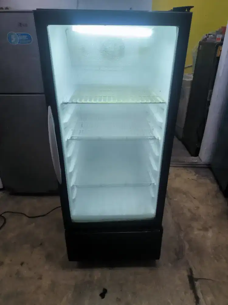 Kulkas showcase 3 rak Polytron