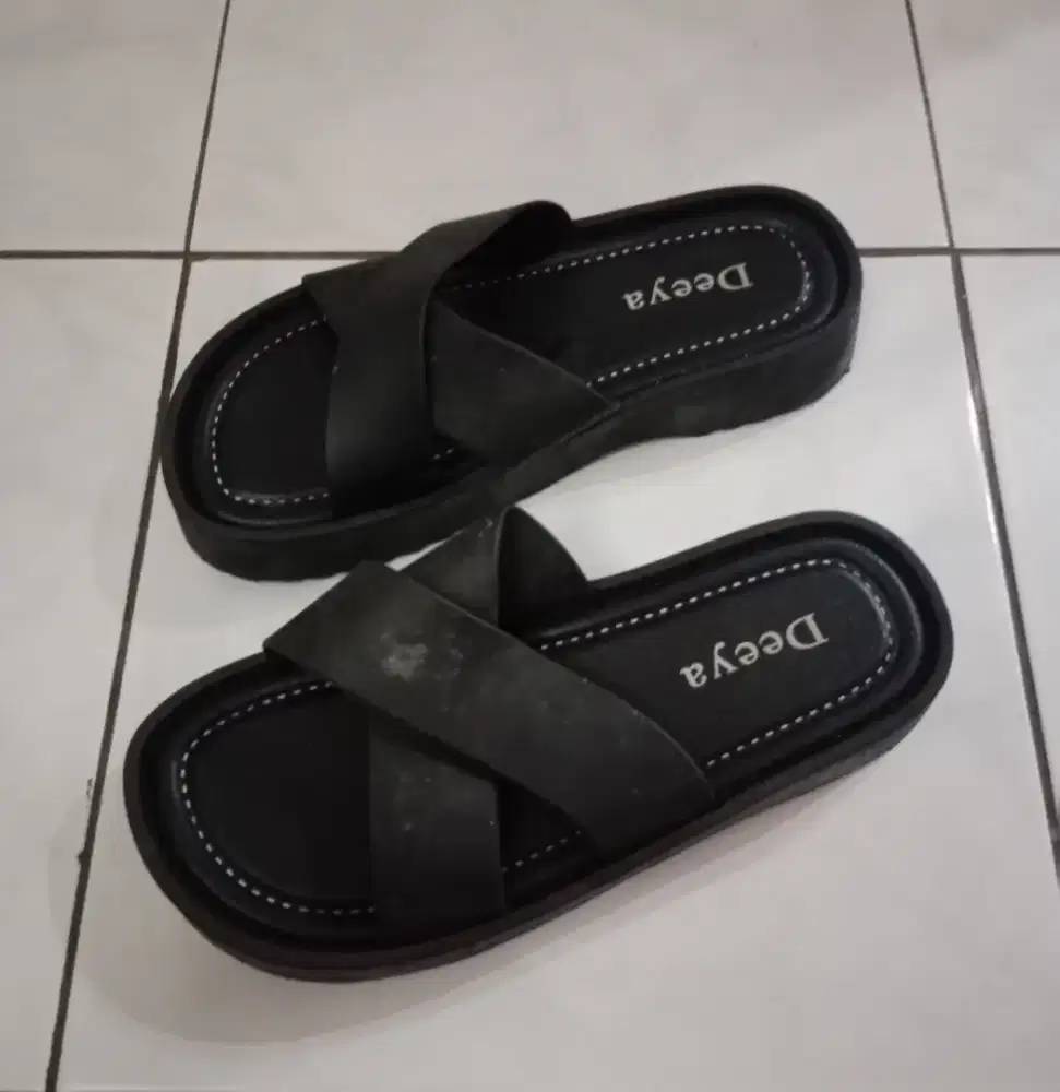 Sendal Wanita Full Hitam