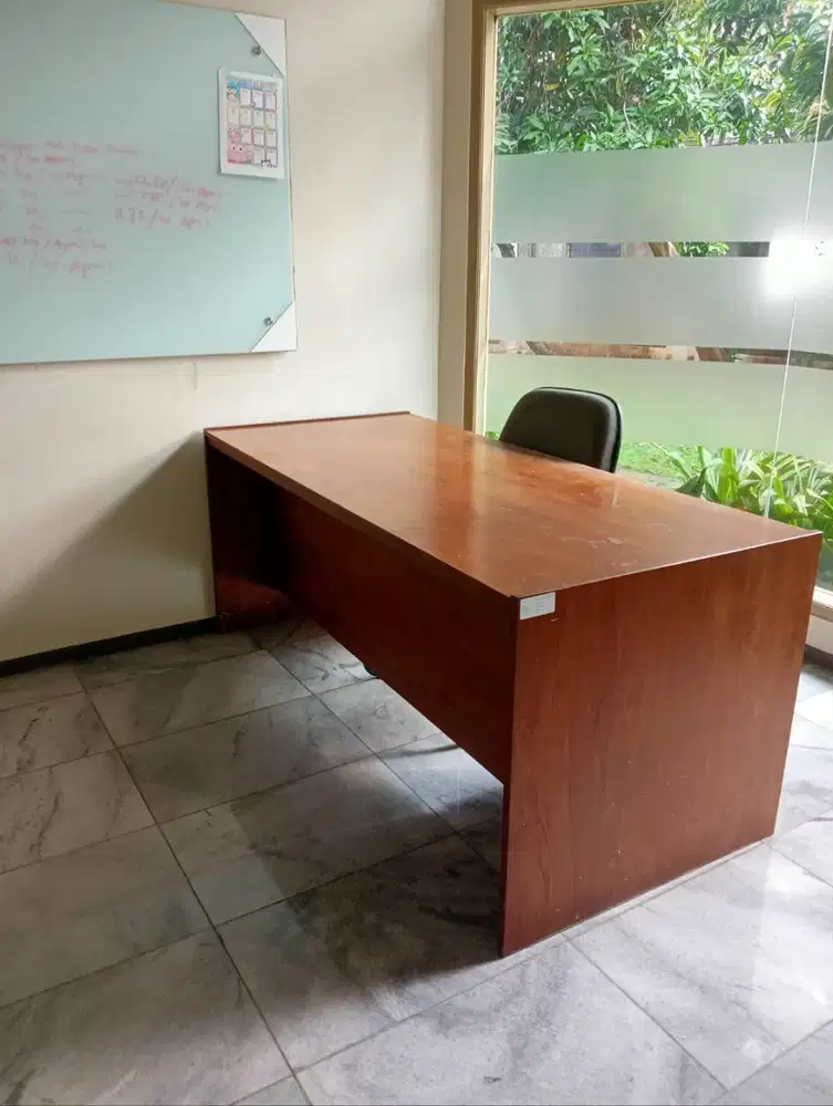 DIJUAL MEJA KAYU JATI ASLI – BESAR, KOKOH, DAN AWET!*