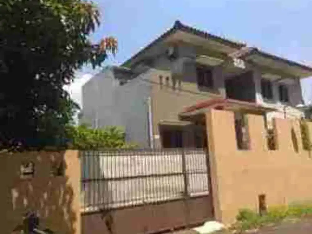rumah lega di taman malaka pondok kelapa