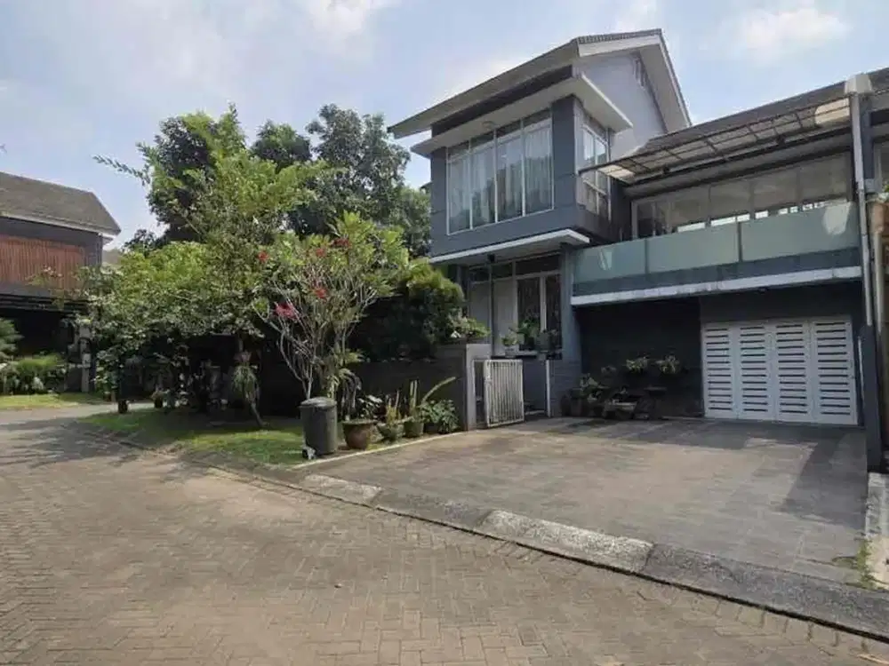Kebayoran Bintaro Rumah bagus tanah luas siap huni dan dekat Mall dan Rumah sakit
