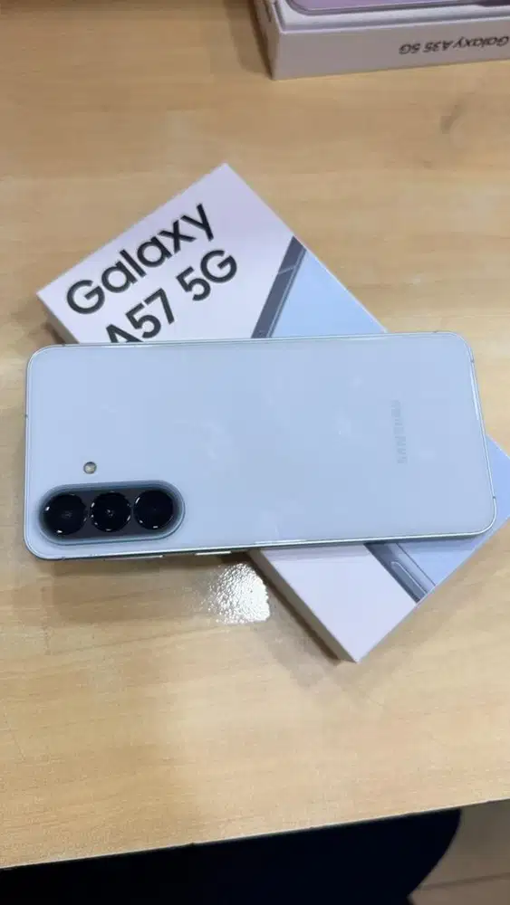 Samsung A57 12/256gb baru 1 bulan